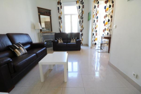 2 bedroom Forville. 8 mins from the Palais. 328
